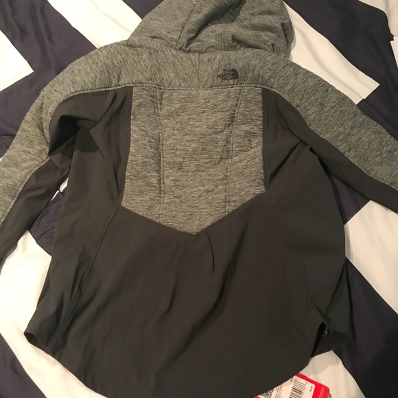 Women North Face Jacket - Picture 3 of 5